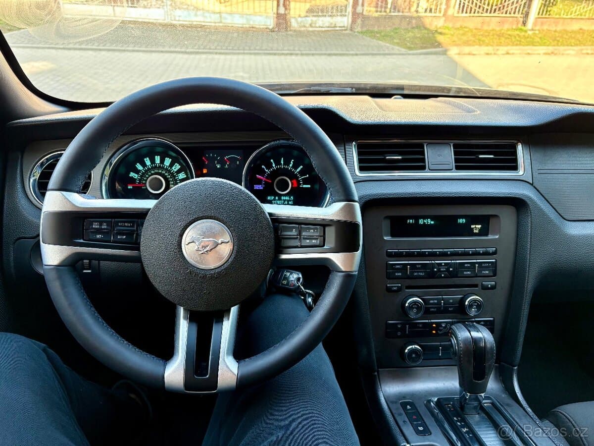 2013 Ford MUSTANG - 15