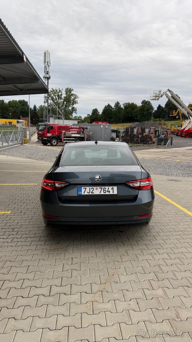 2015 Škoda SUPERB - 15