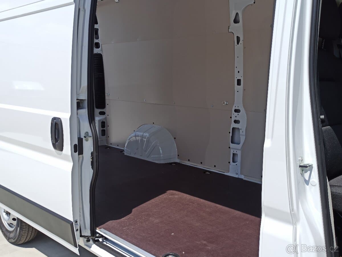 2025 Toyota PROACE - 15