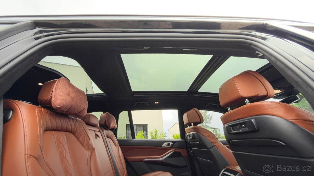2021 BMW X7 - 15