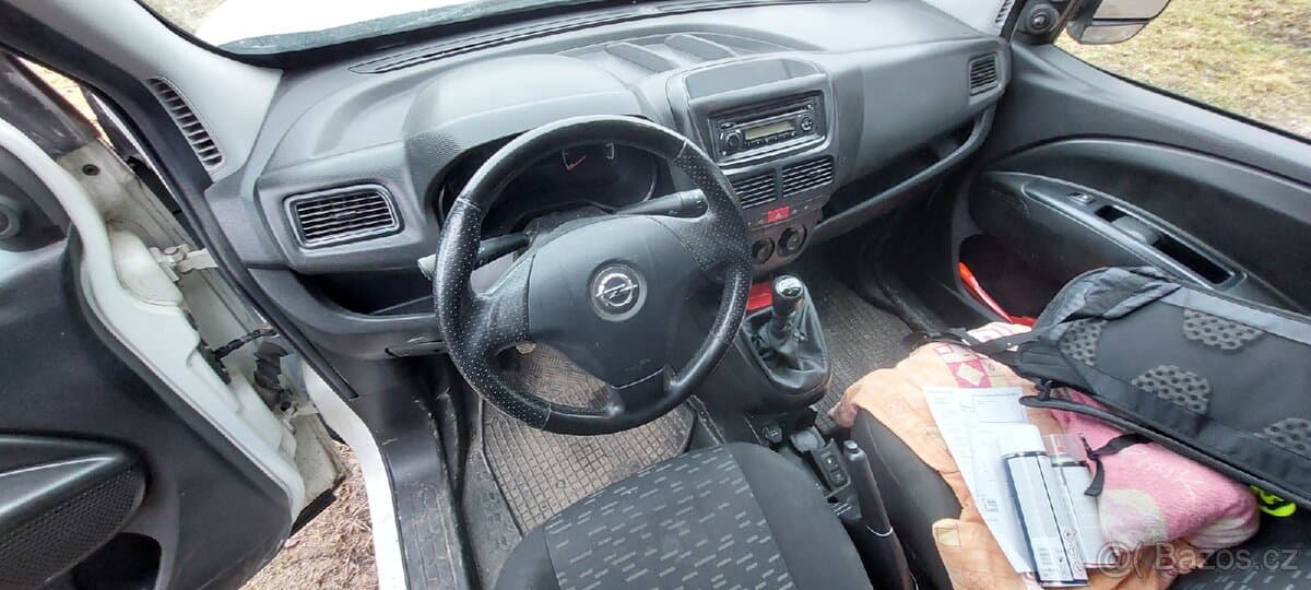 Opel COMBO - 15