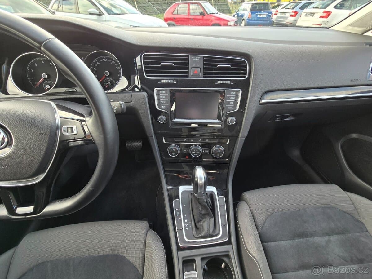 2015 Volkswagen GOLF - 15