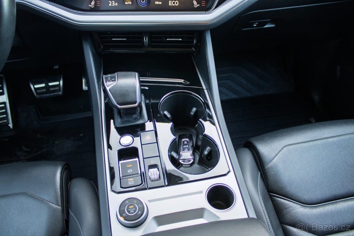 2019 Volkswagen TOUAREG - 15
