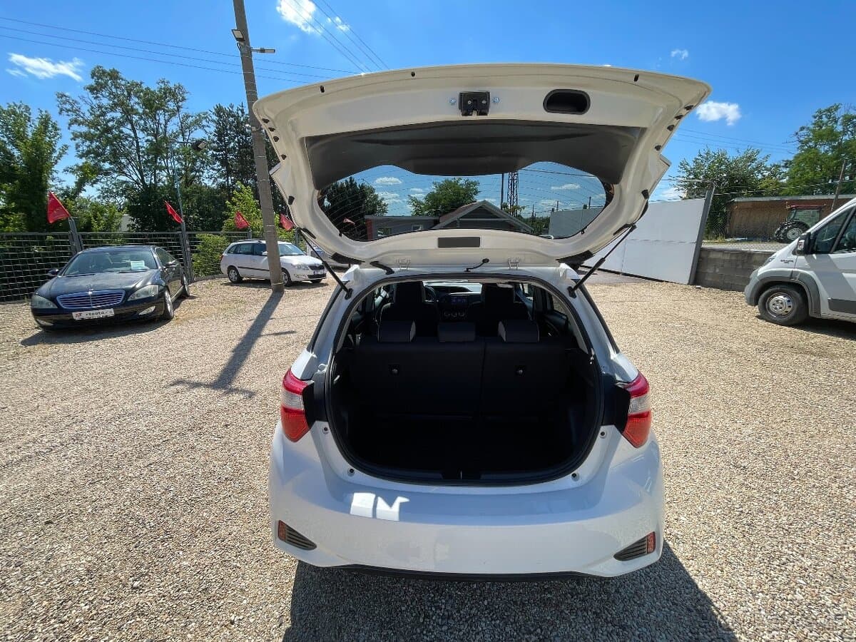 2020 Toyota YARIS - 15