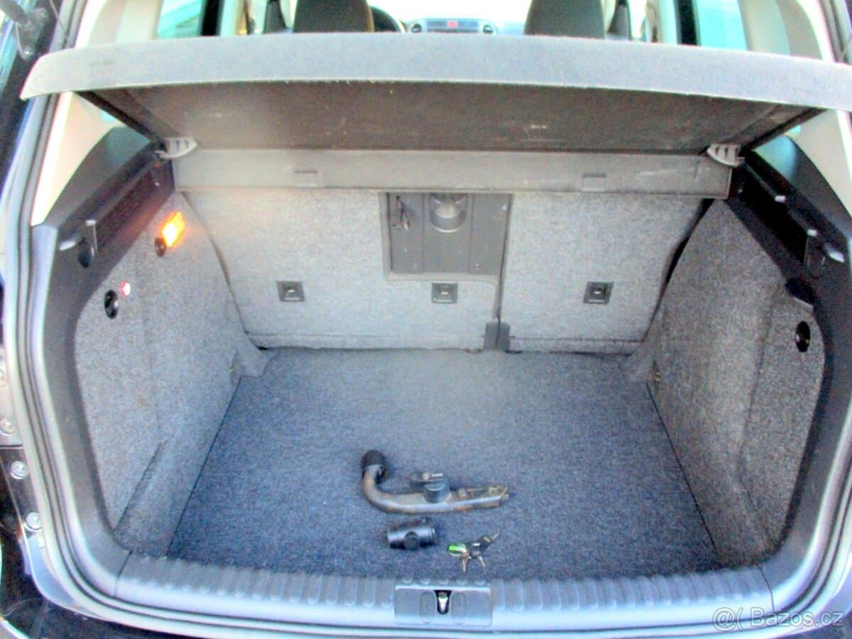 2011 Volkswagen TIGUAN - 15