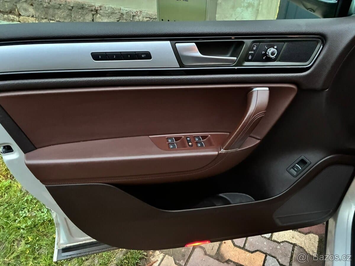 2014 Volkswagen TOUAREG - 15