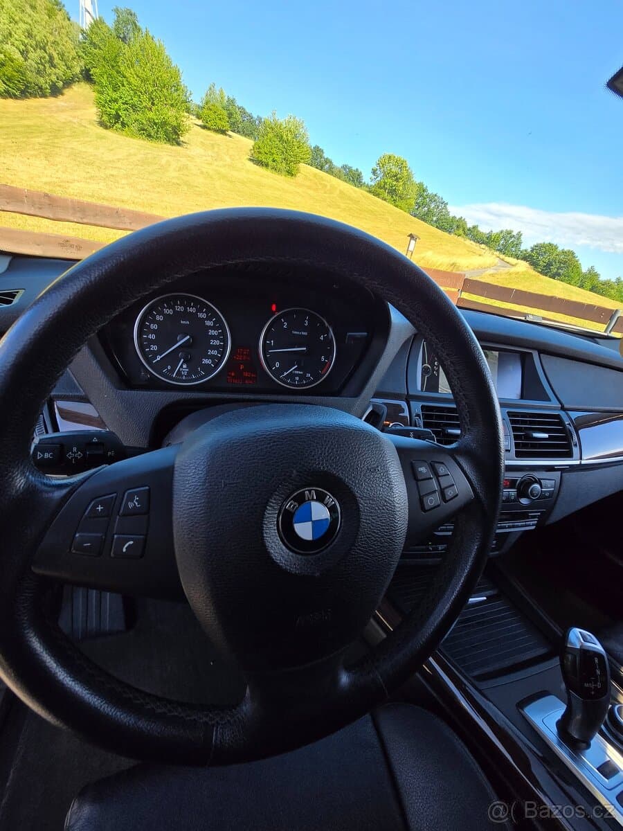 2010 BMW X5 - 15