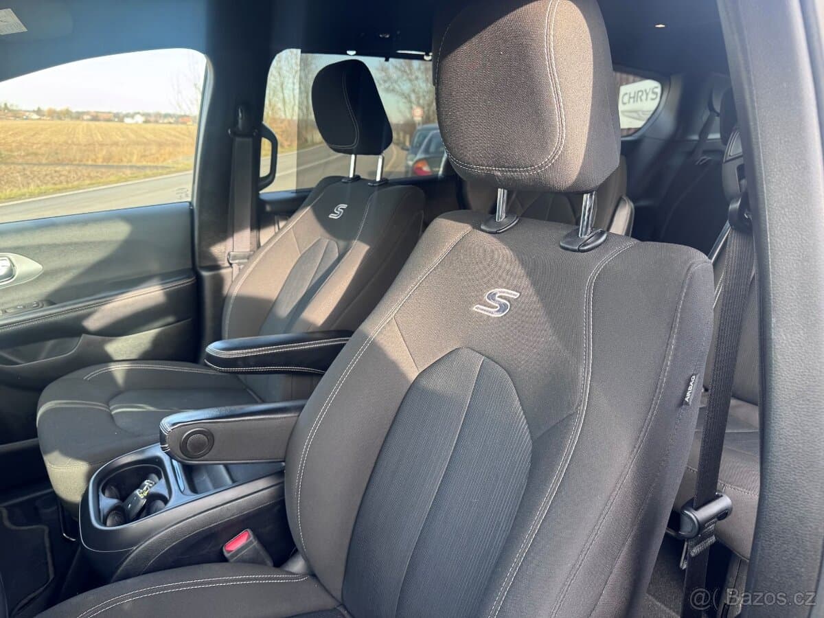 2021 Chrysler PACIFICA - 15
