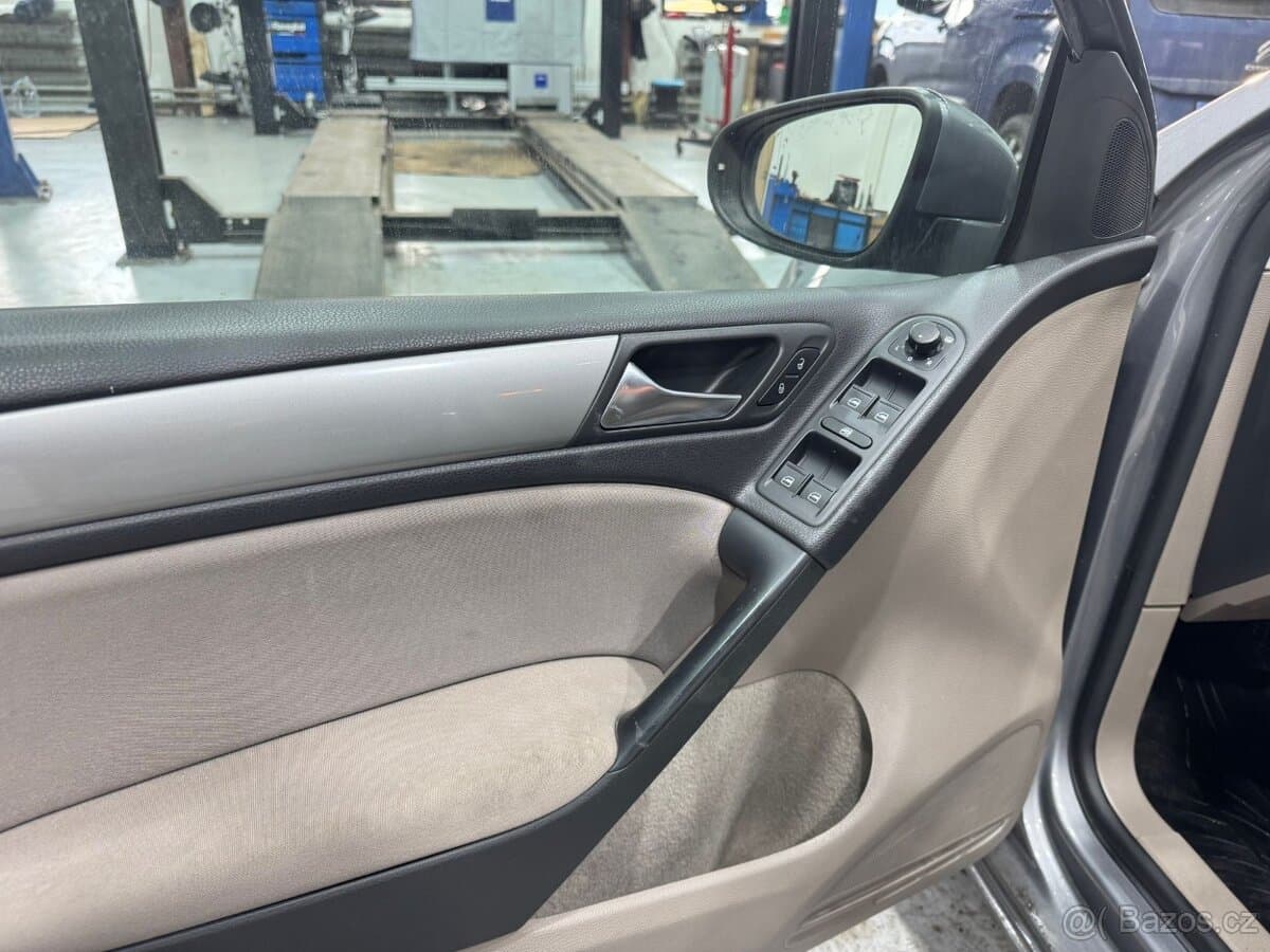 2012 Volkswagen GOLF - 15