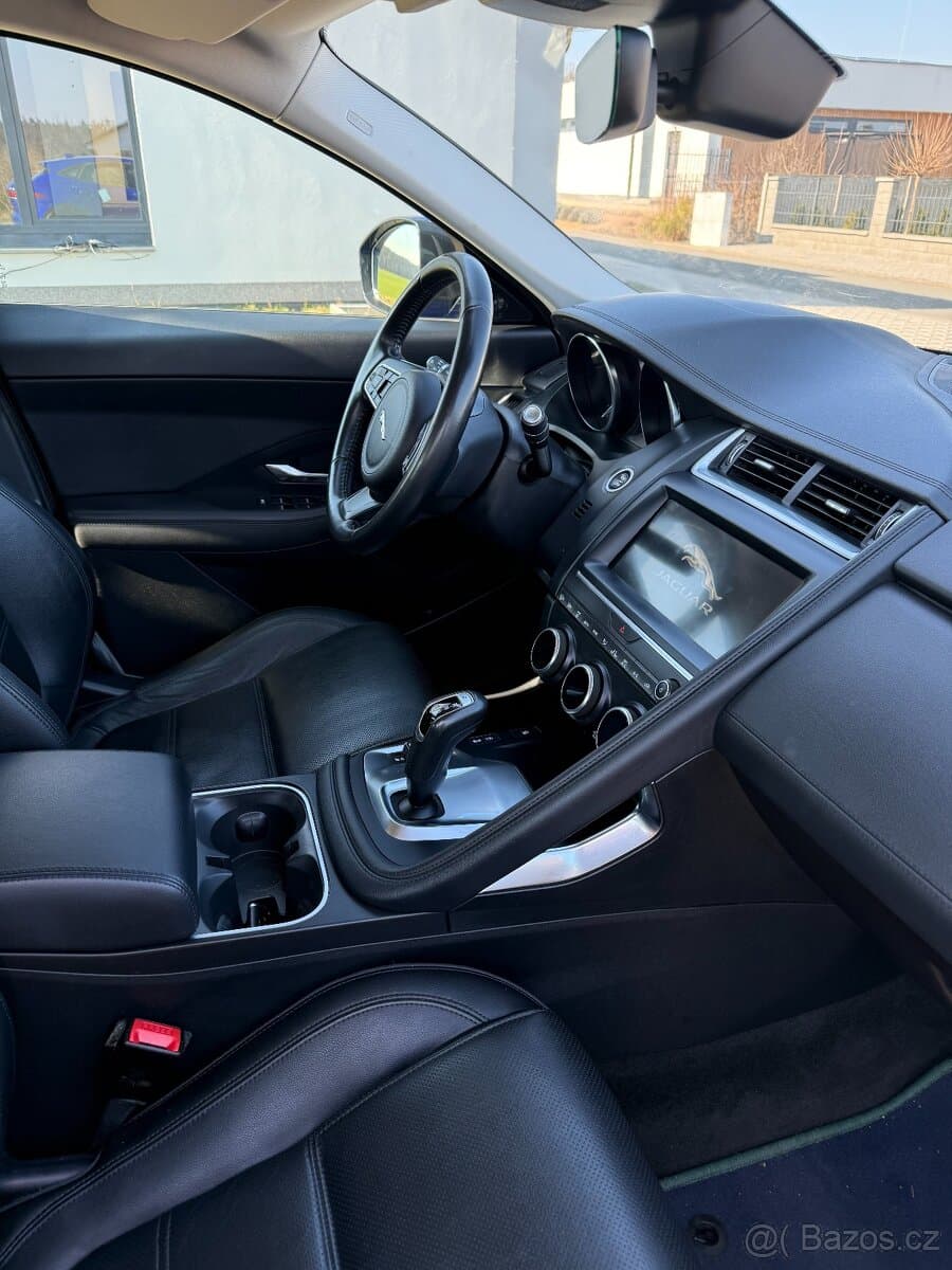 2018 Jaguar E-PACE - 15