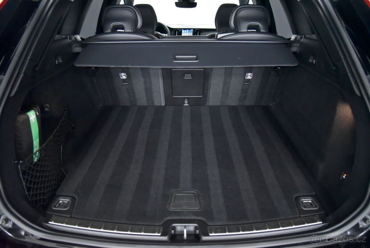2022 Volvo XC60 - 15