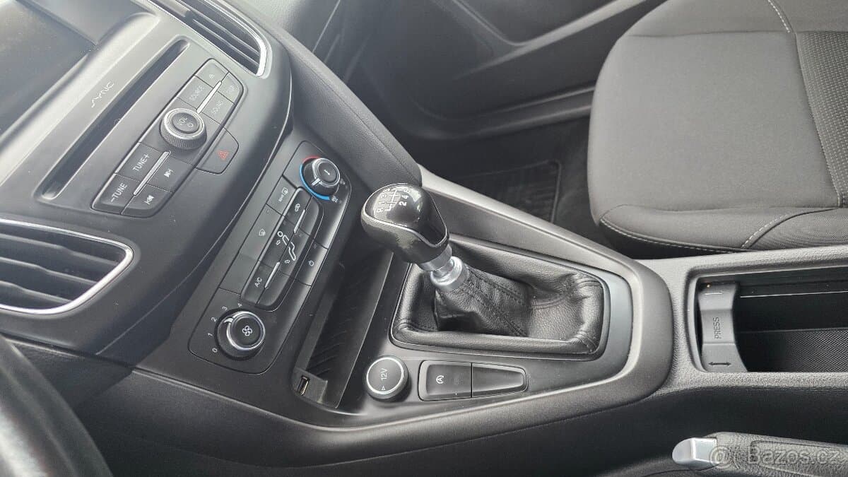 2017 Ford FOCUS - 15