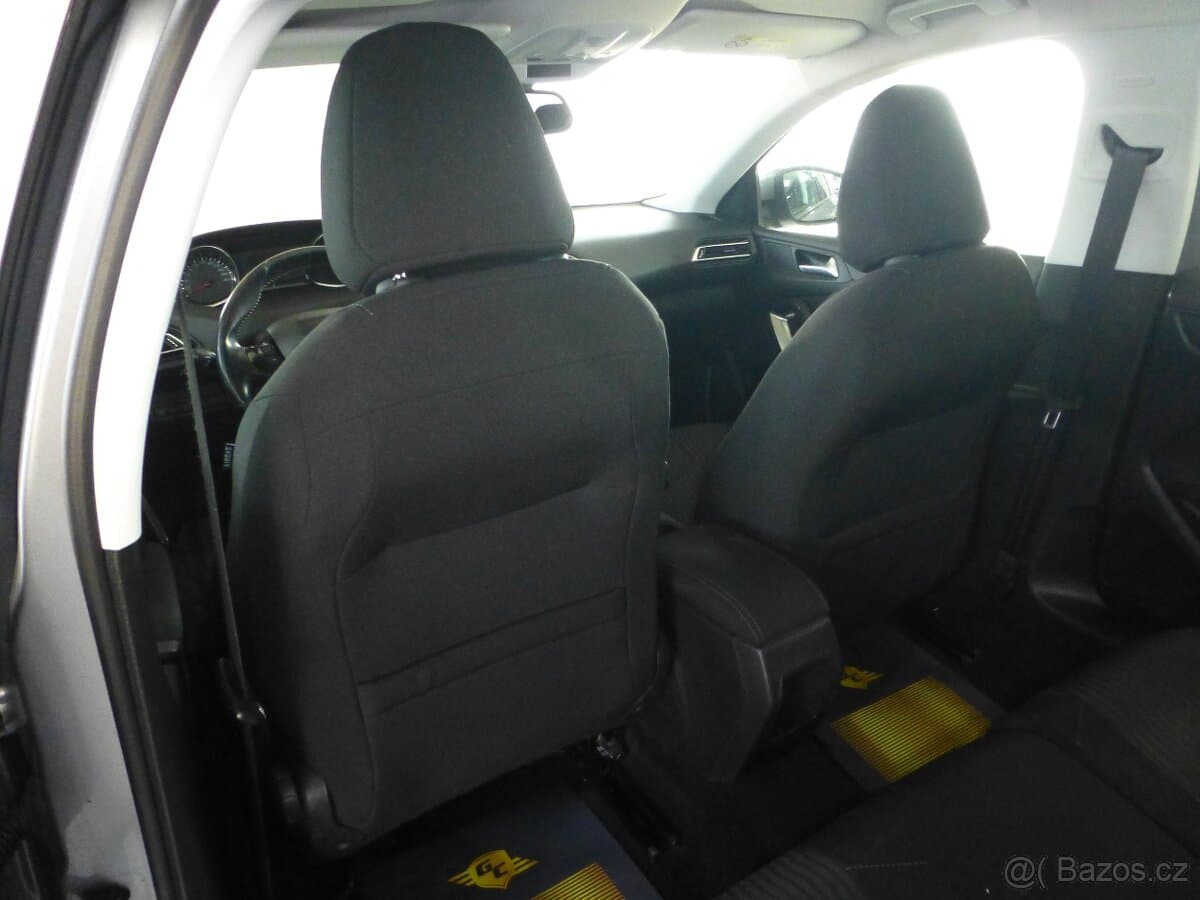 2016 Peugeot 308 - 15