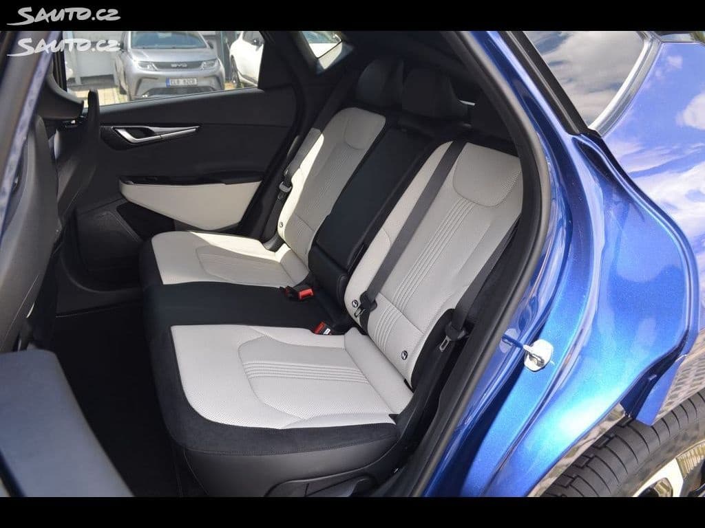 2023 Kia EV6 - 15