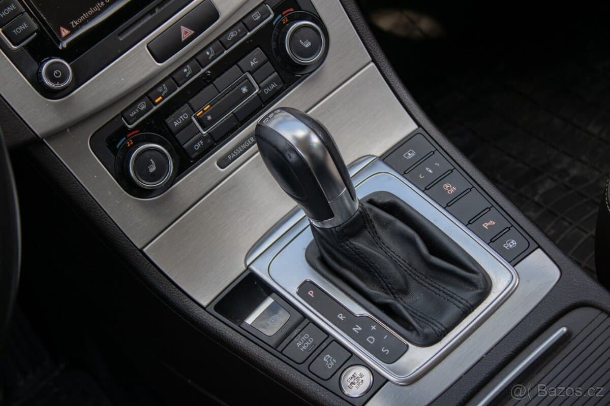 2011 Volkswagen PASSAT - 15