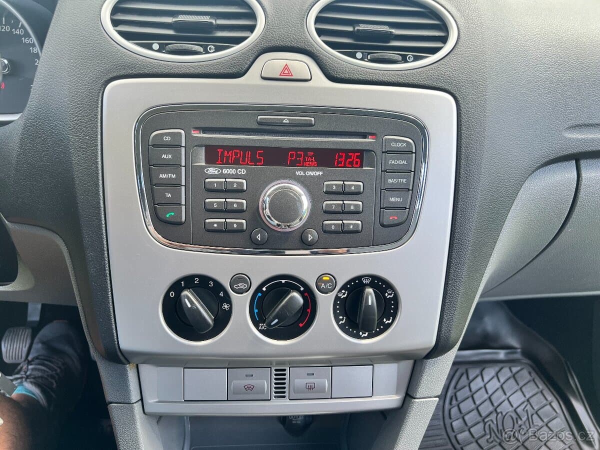 2011 Ford FOCUS - 15