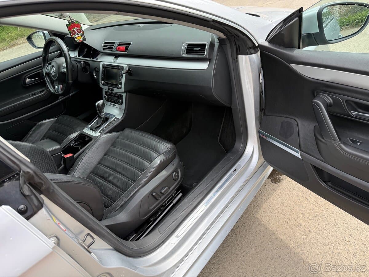 2011 Volkswagen PASSAT CC - 15