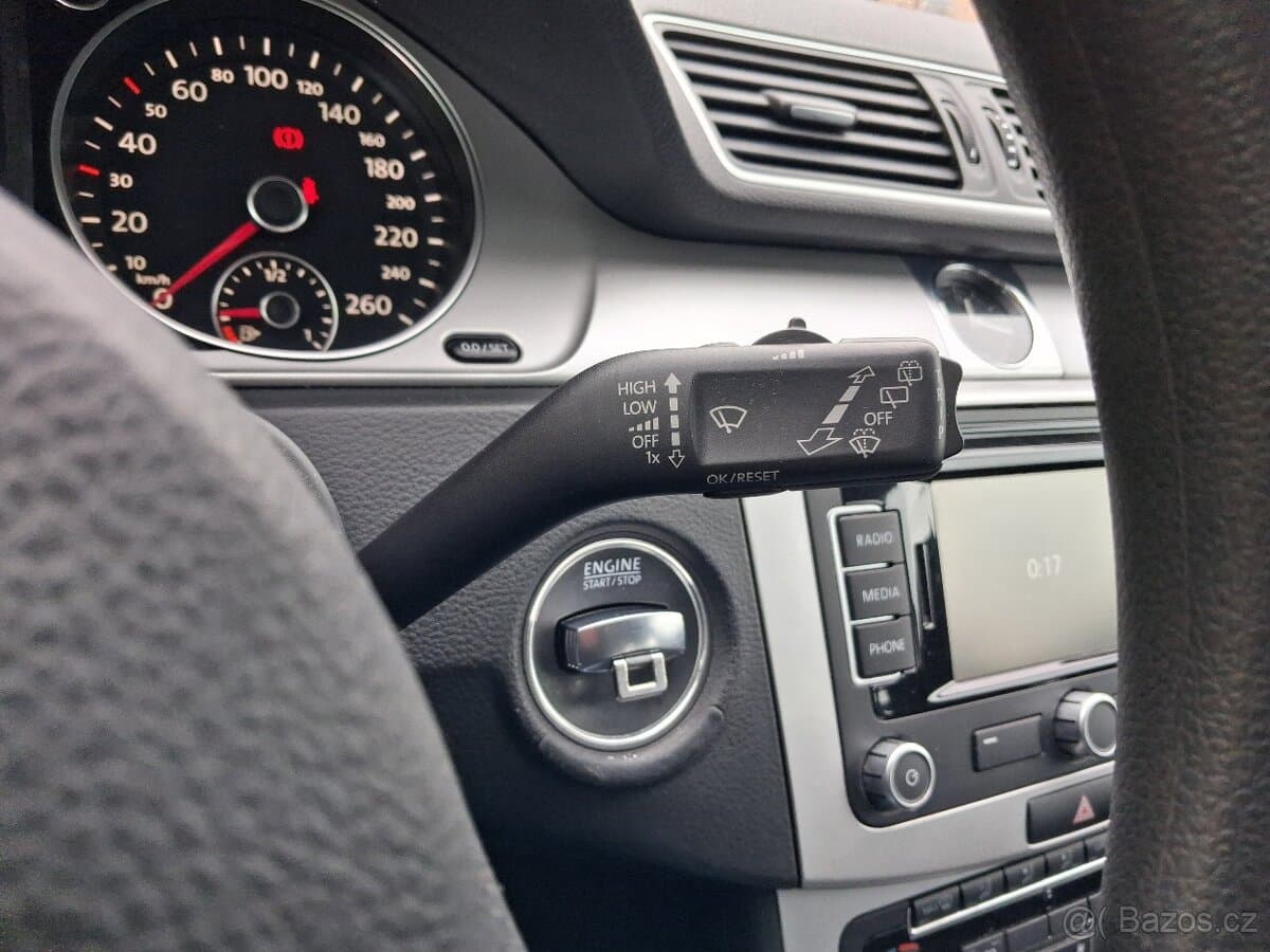 2011 Volkswagen PASSAT - 15
