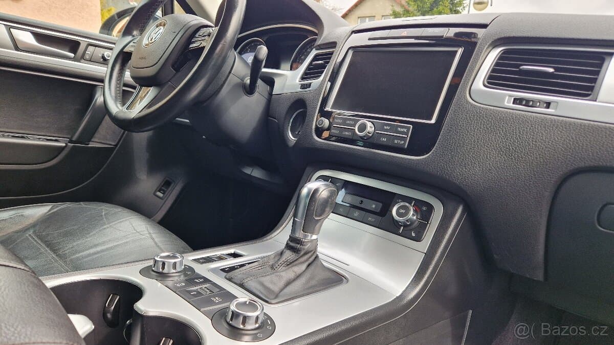 2010 Volkswagen TOUAREG - 15