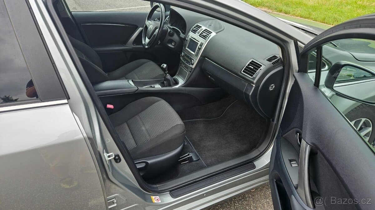 2013 Toyota AVENSIS - 15