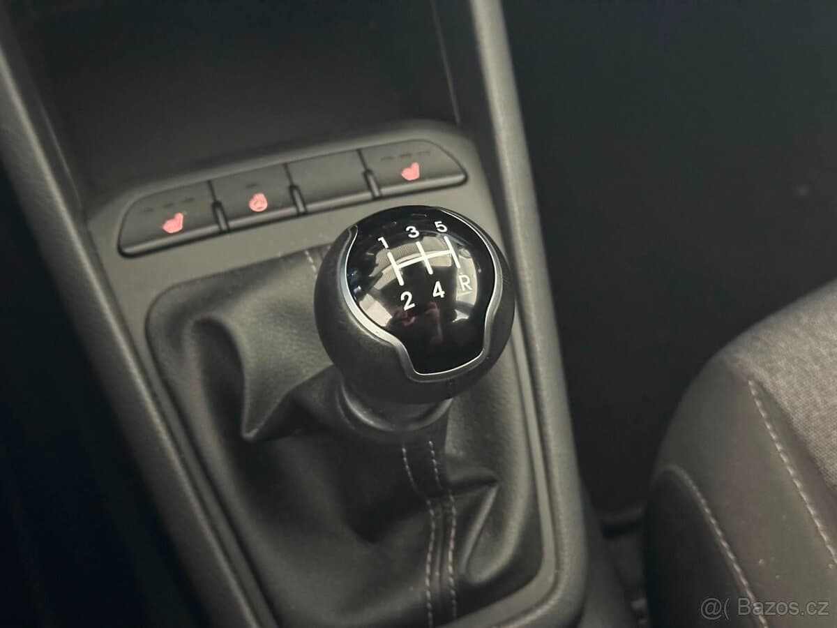Kia STONIC - 15