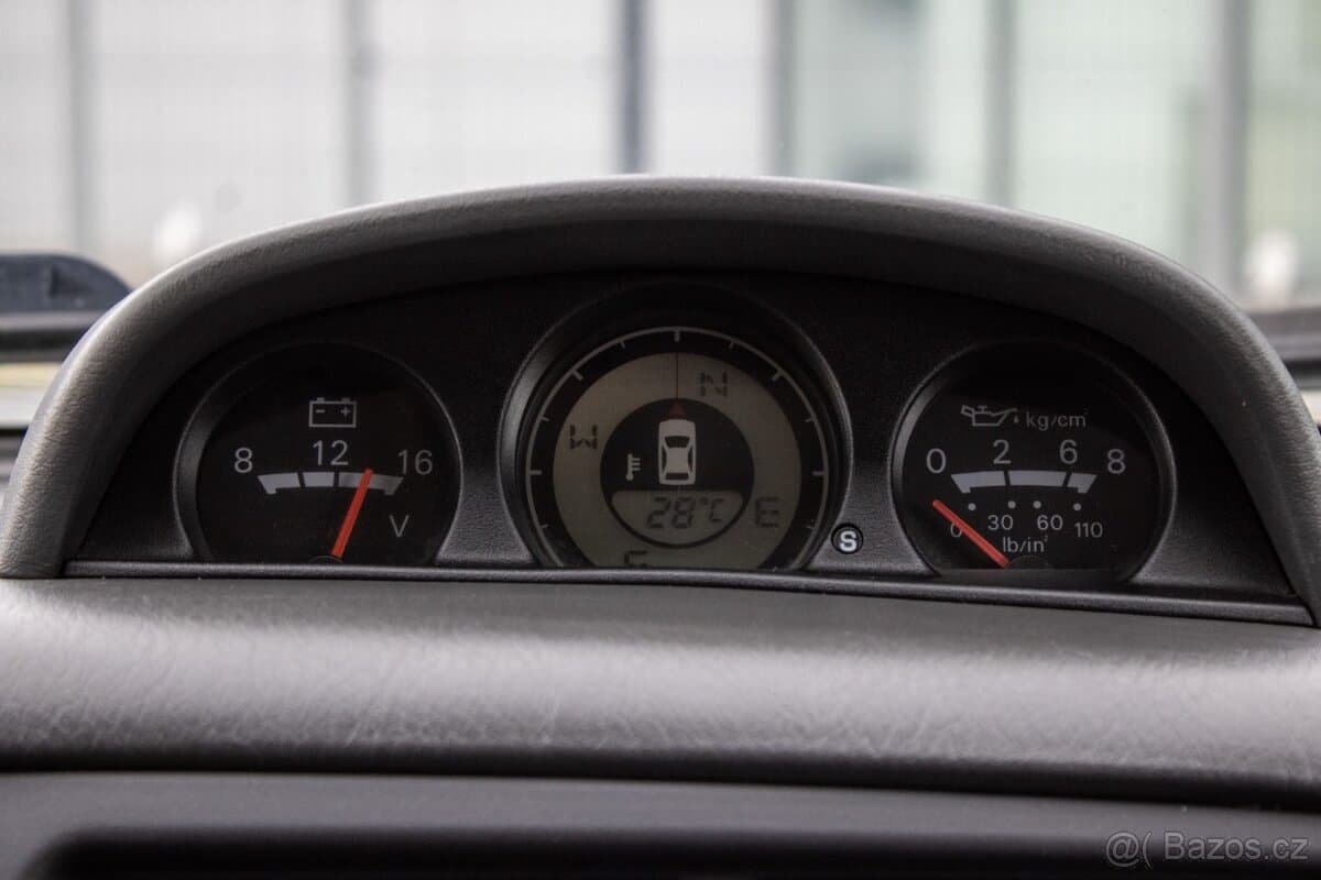 2005 Mitsubishi PAJERO - 15