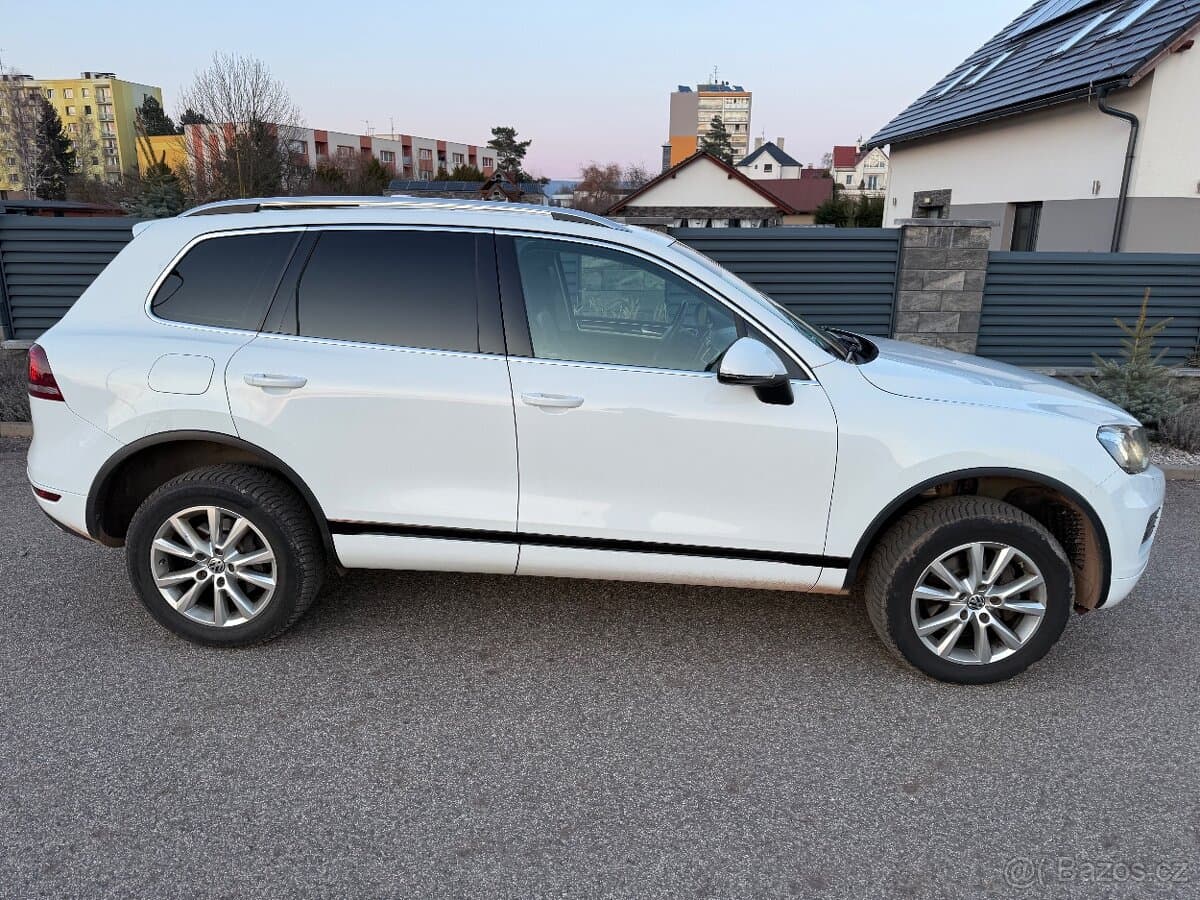 2012 Volkswagen TOUAREG - 15