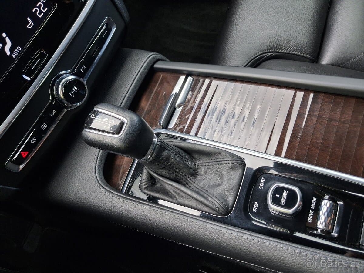 2017 Volvo V90 - 15