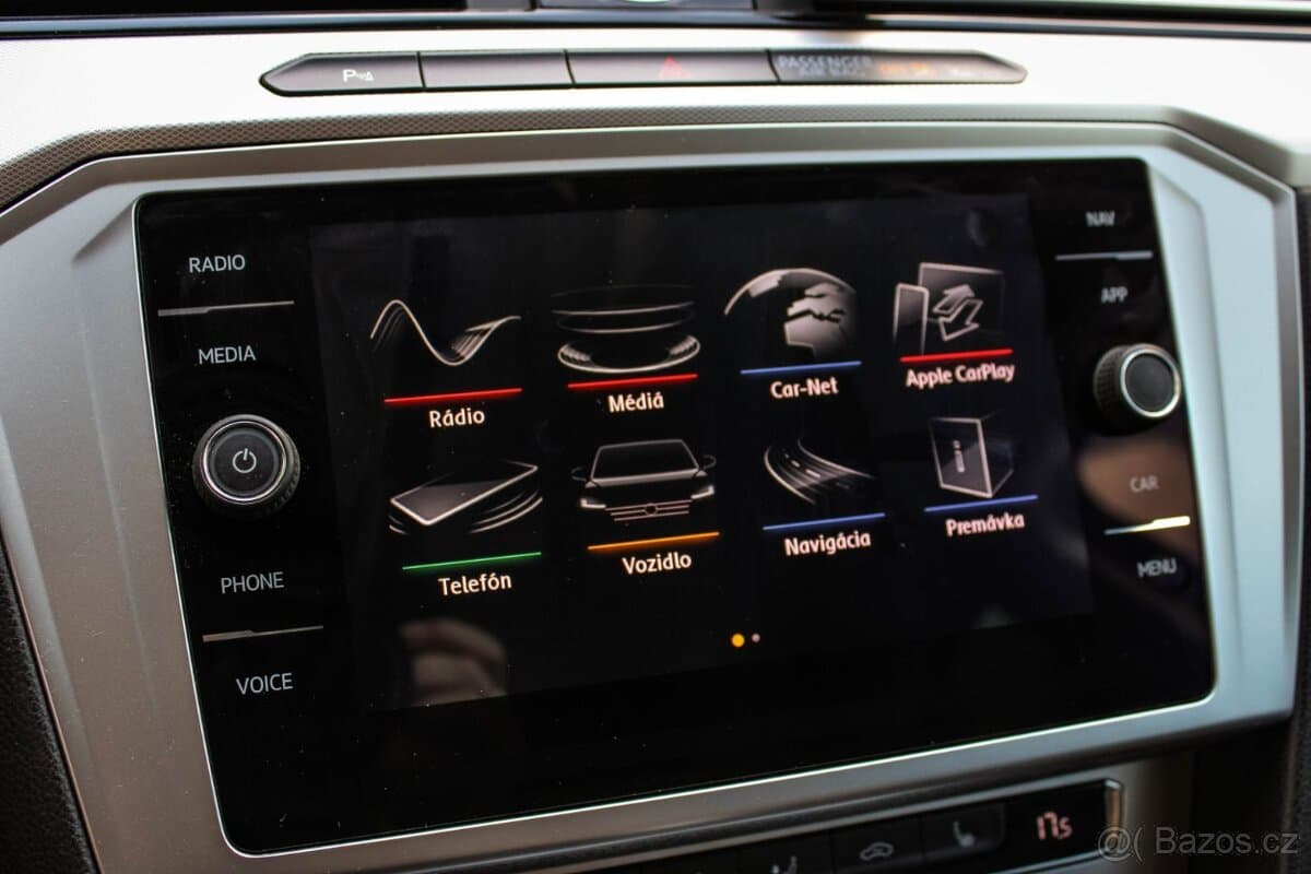 2018 Volkswagen PASSAT - 15