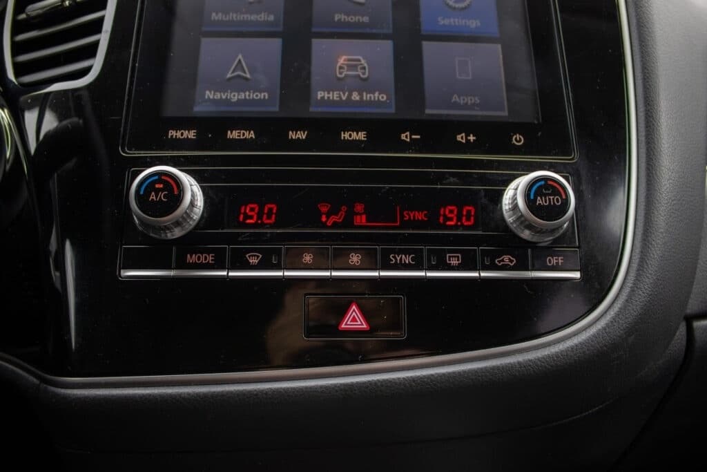 2021 Mitsubishi OUTLANDER - 15