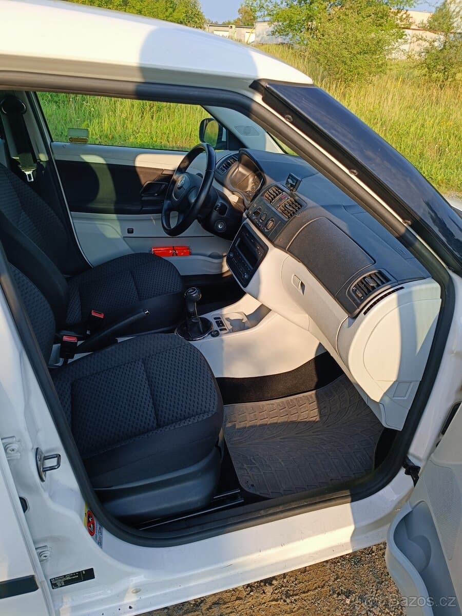 2010 Škoda FABIA - 15