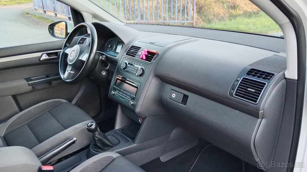 2011 Volkswagen TOURAN - 15