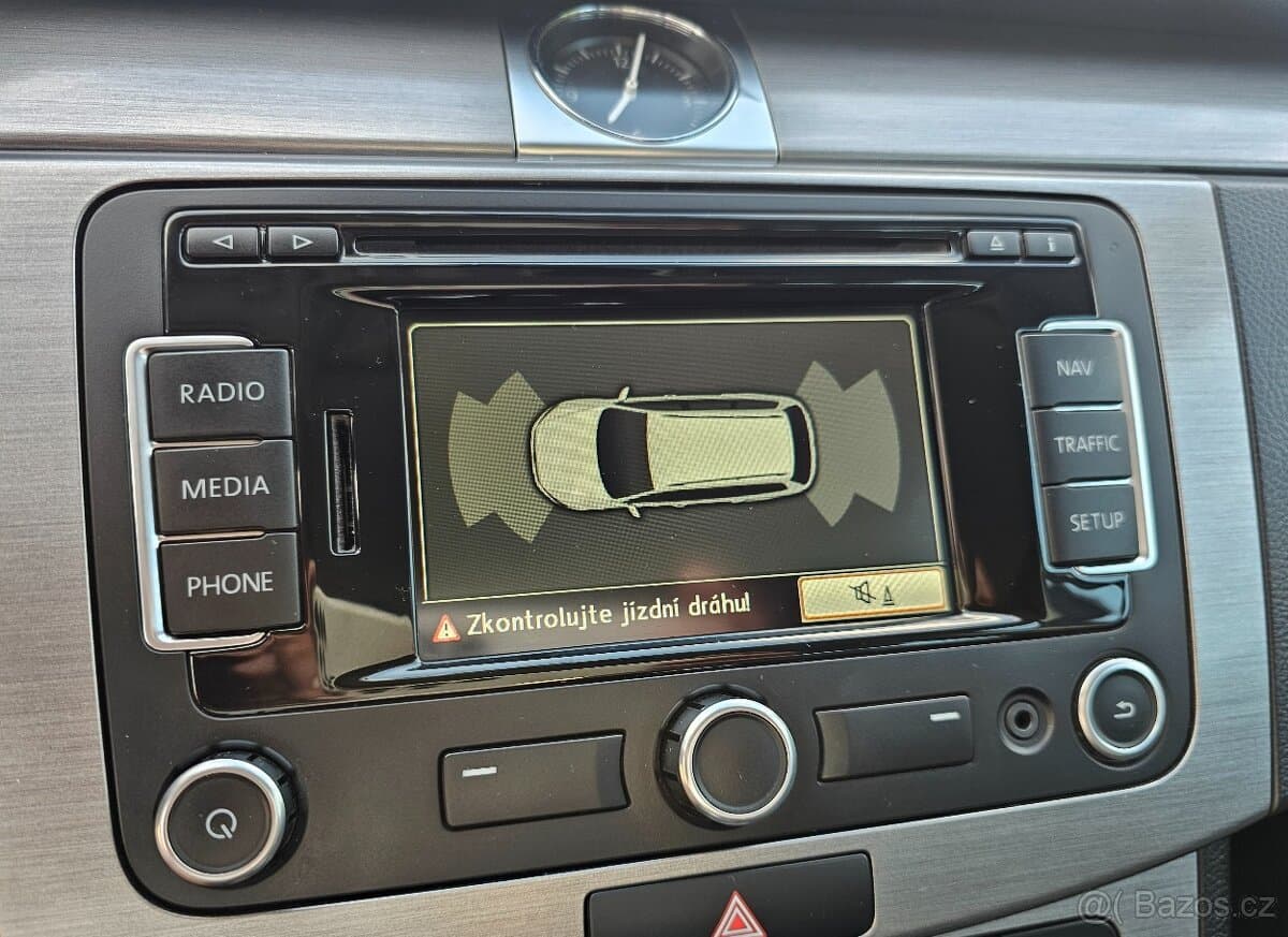 2011 Volkswagen PASSAT - 15
