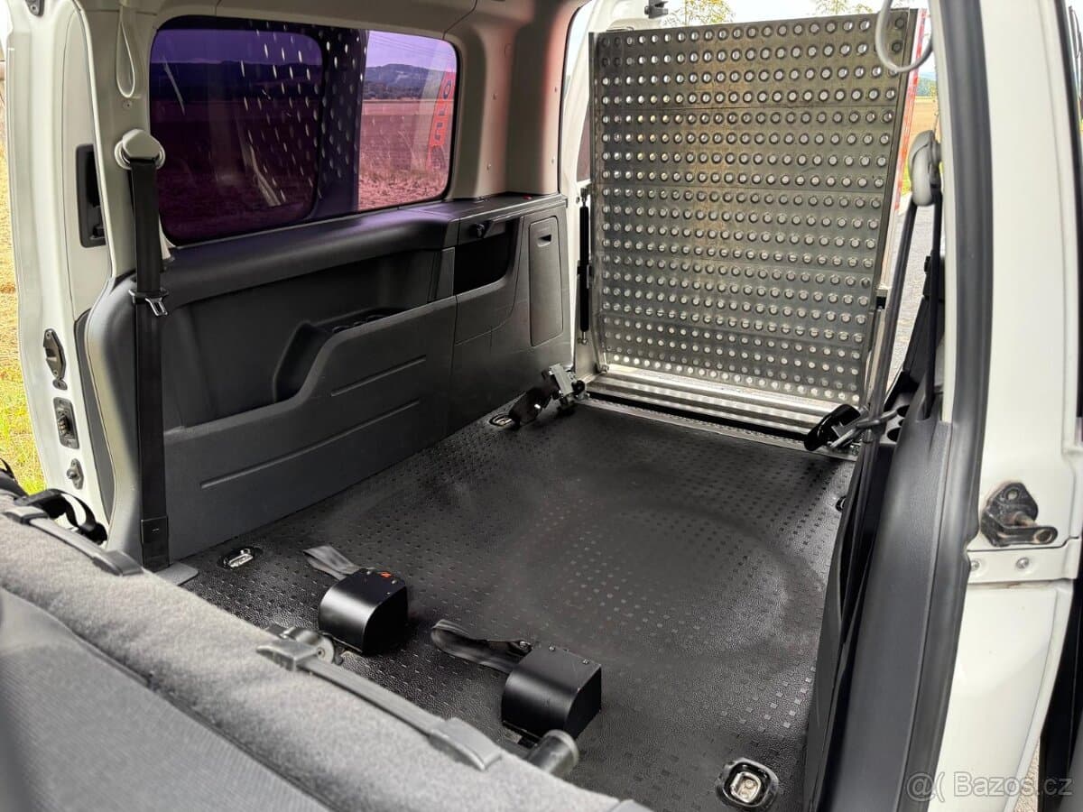 2012 Volkswagen CADDY - 15