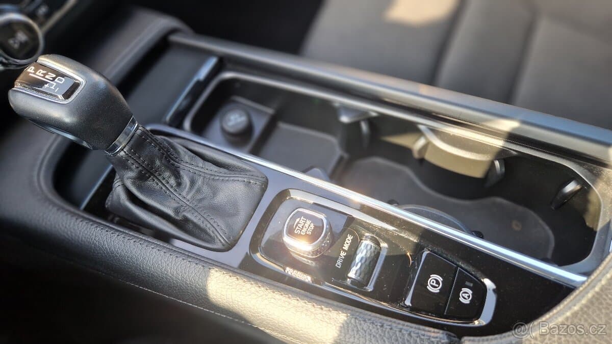 2017 Volvo V90 - 15