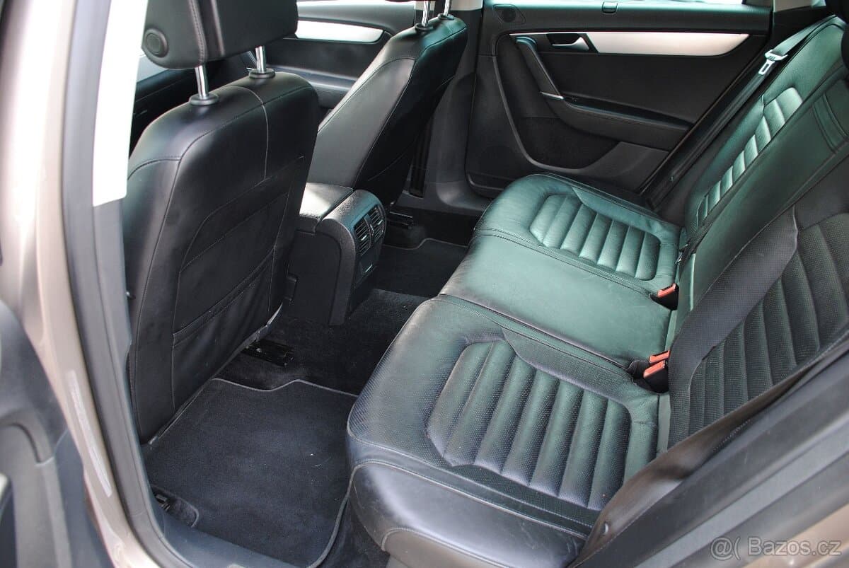 2011 Volkswagen PASSAT - 15