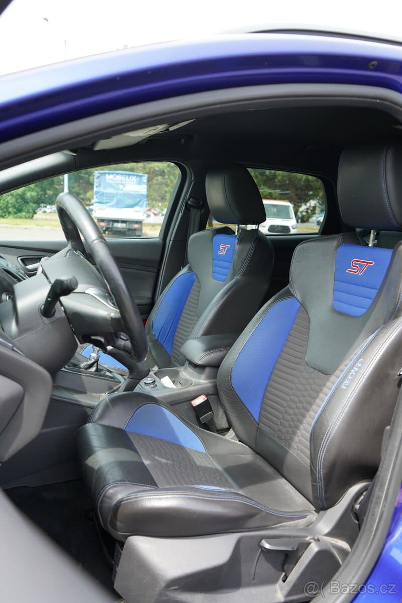 2013 Ford FOCUS - 15