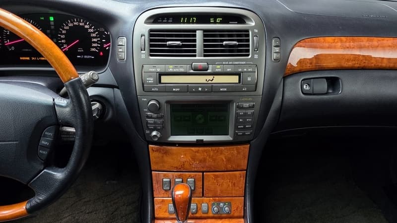 2003 Lexus LS - 15