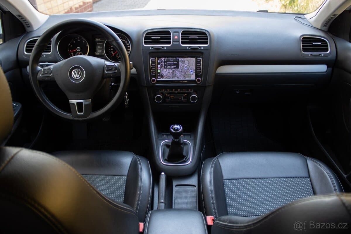 2010 Volkswagen GOLF - 15
