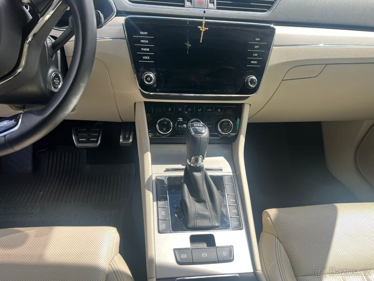 2020 Škoda SUPERB - 15