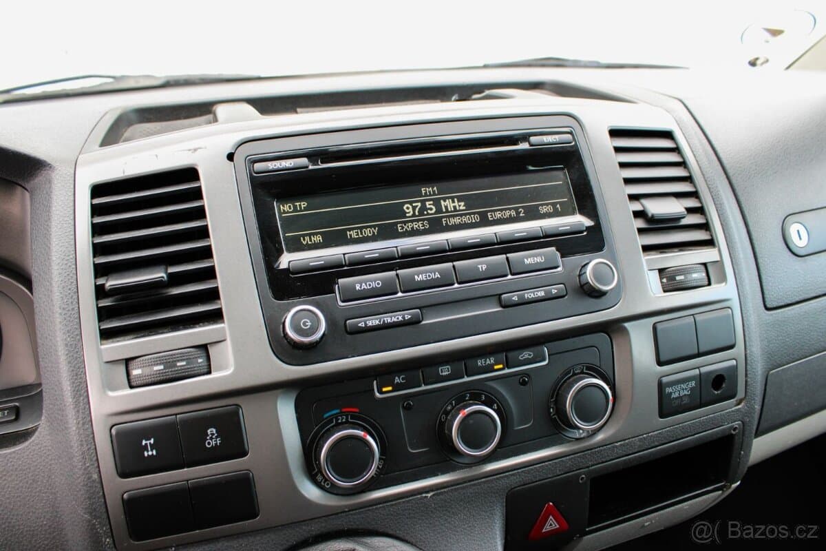2012 Volkswagen CARAVELLE - 15