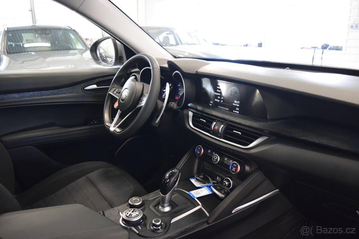 2020 Alfa Romeo STELVIO - 15