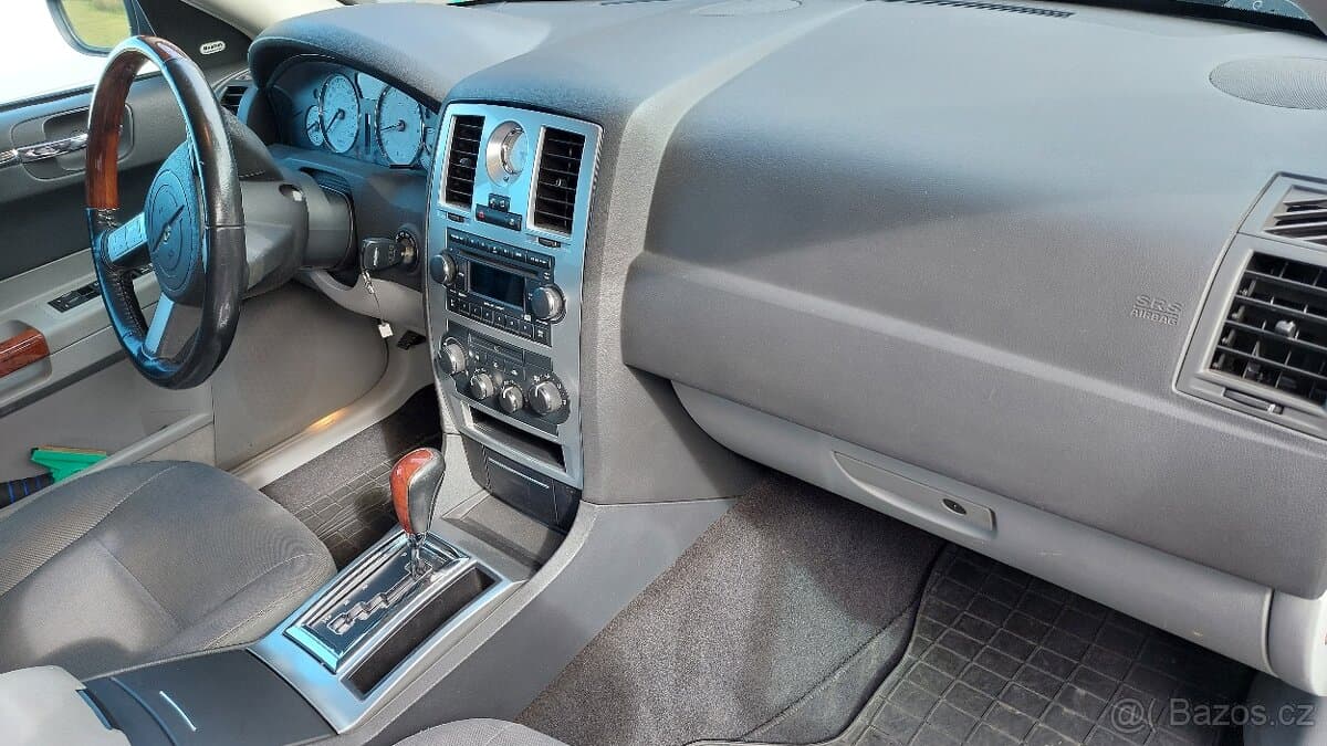 Chrysler 300C - 15