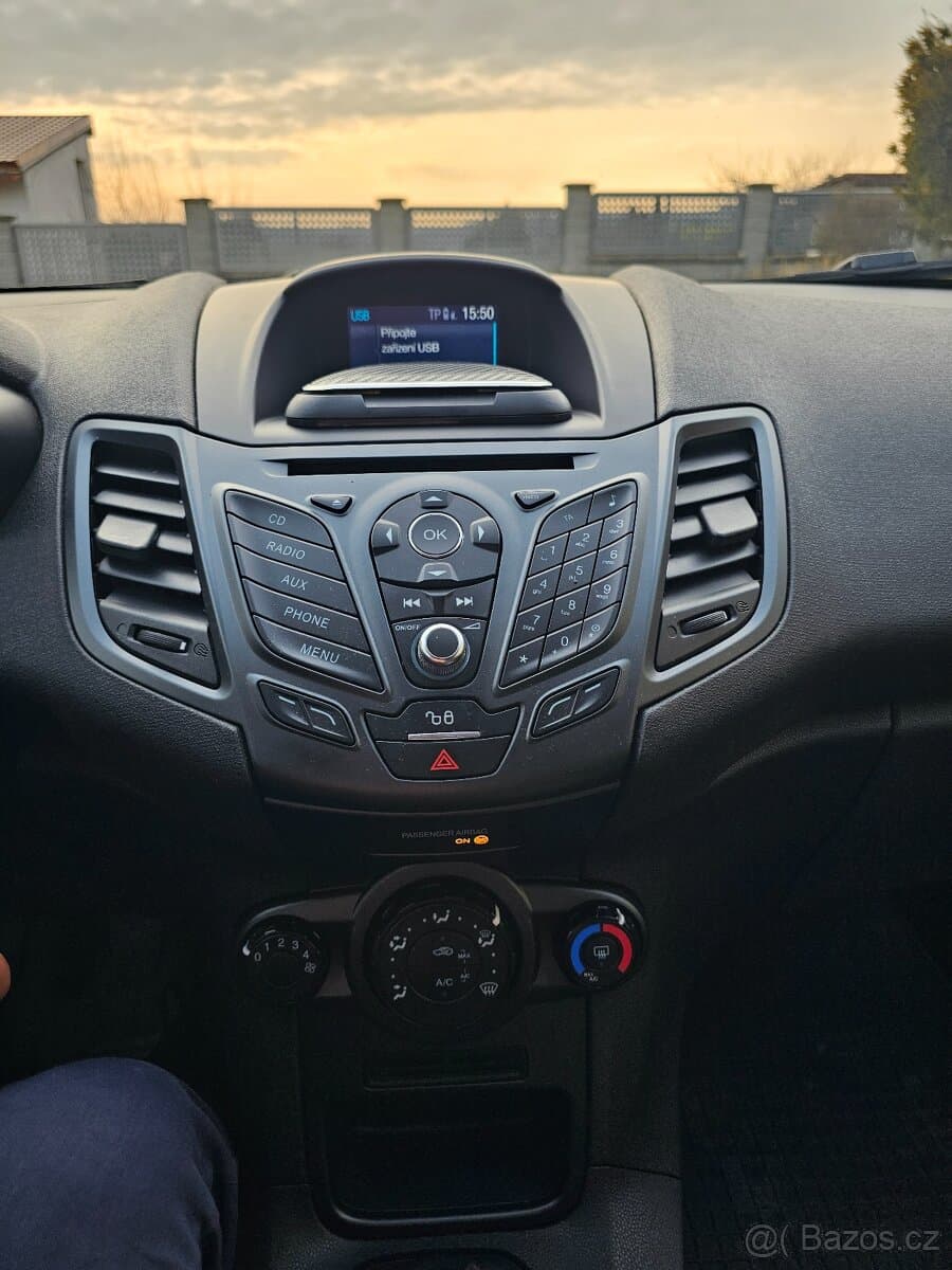 2017 Ford FIESTA - 15