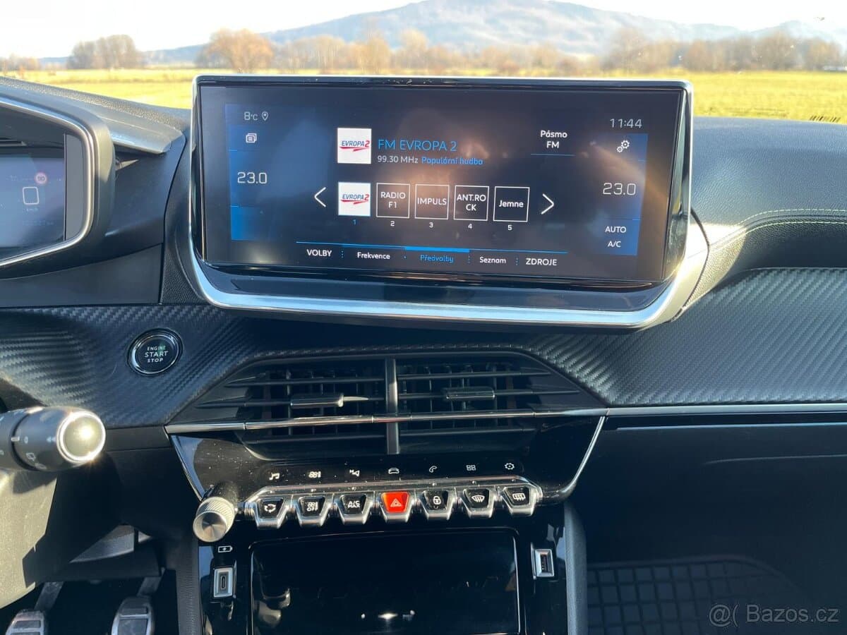 2020 Peugeot 208 - 15