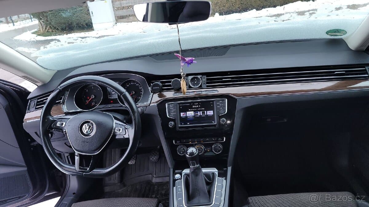 2017 Volkswagen PASSAT - 15