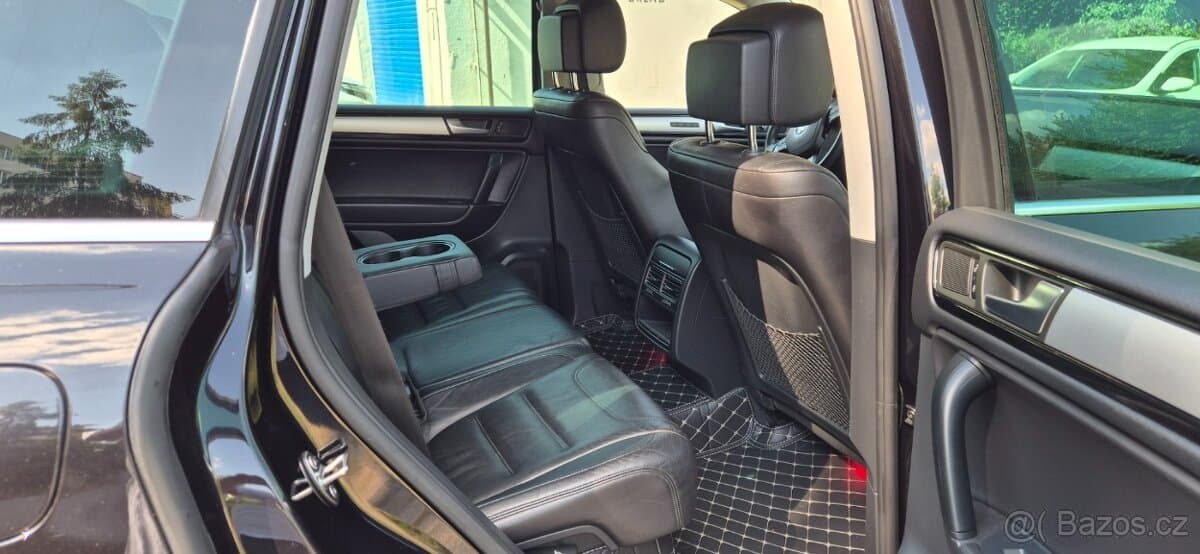 2011 Volkswagen TOUAREG - 15