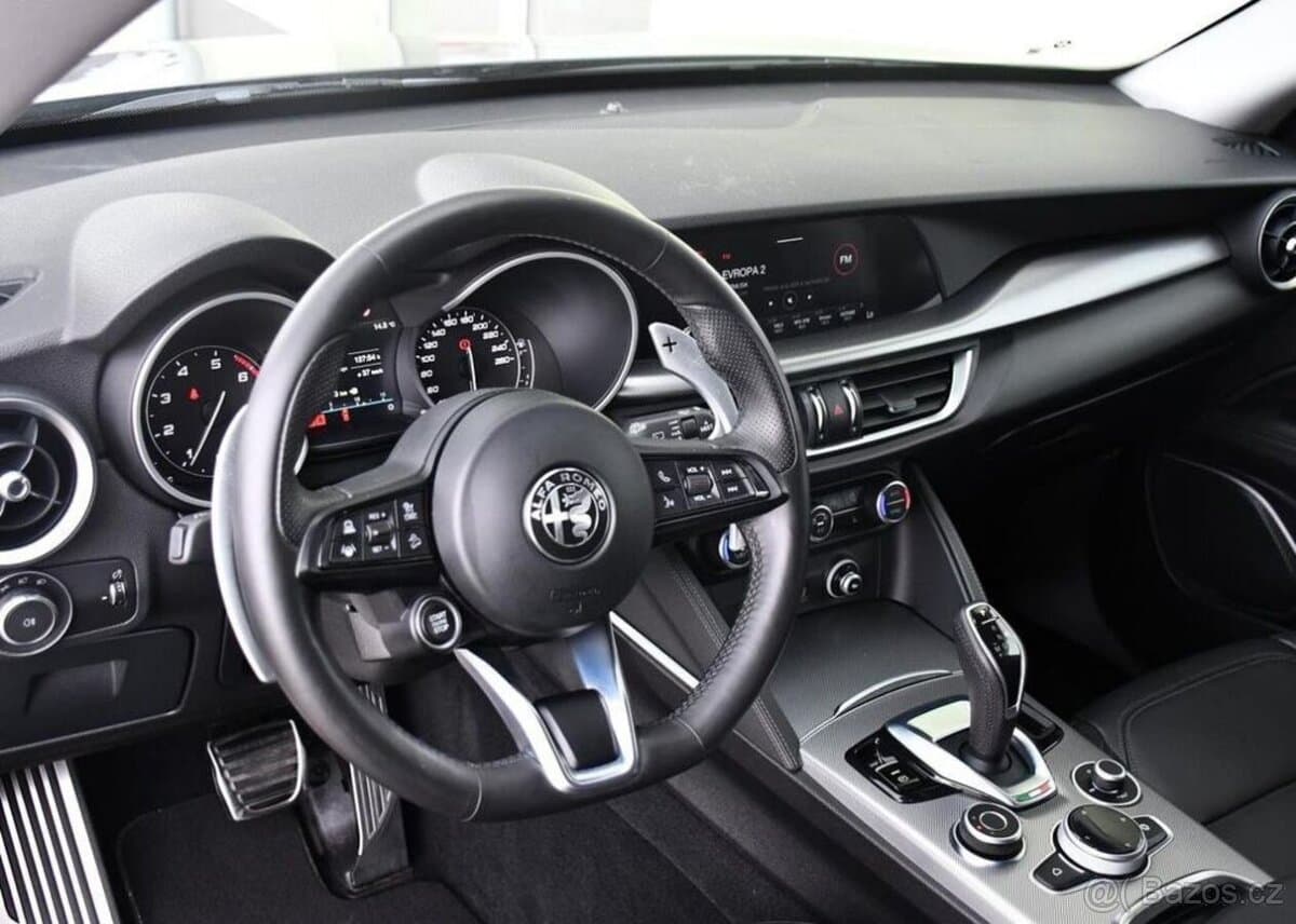 2020 Alfa Romeo STELVIO - 15