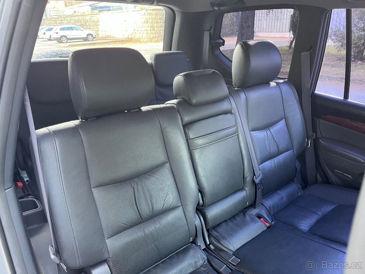 2004 Toyota LAND CRUISER - 15