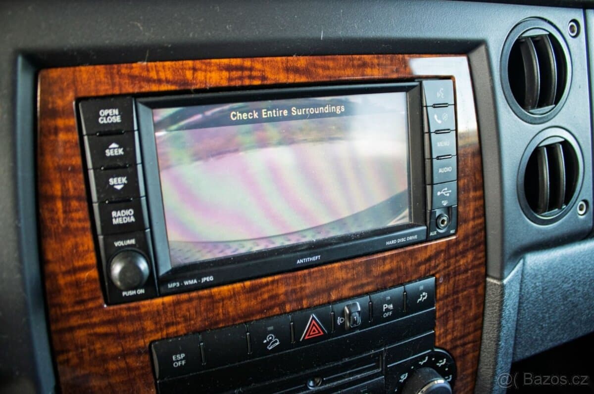 2009 Jeep COMMANDER - 15